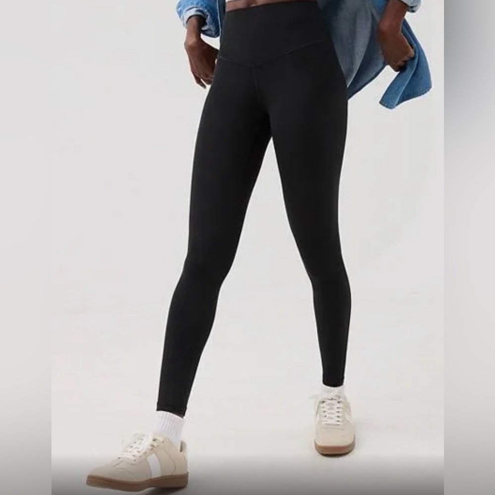NWOT Offline by Aerie “Real me Legging” size large